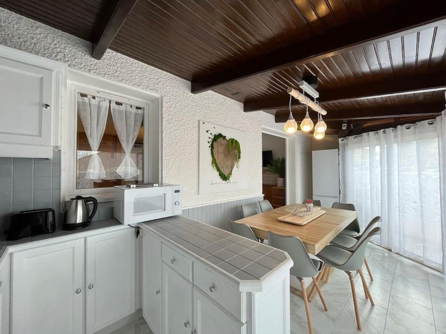 Location De Villa Numero 3 Renovee En Residence เลอบาร์กาแรส ภายนอก รูปภาพ